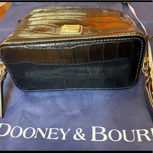 Dooney & Bourke Black Alligator Leather Shoulder bag - Picture 8 of 12